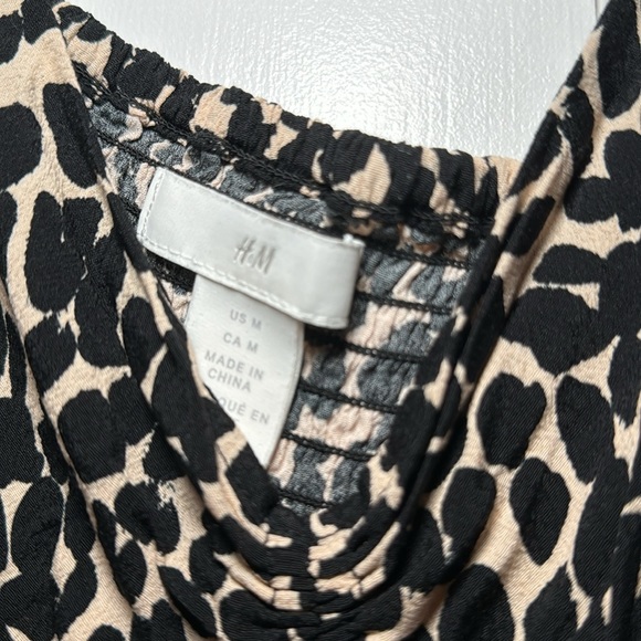 H&M RUCHED BLOUSE - Picture 2 of 4